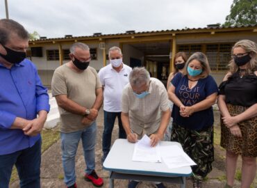 Prefeitura de Canoas assina contratos para a reconstrução de mais duas escolas municipais