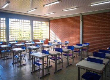 Justiça decide que aulas continuam suspensas no RS