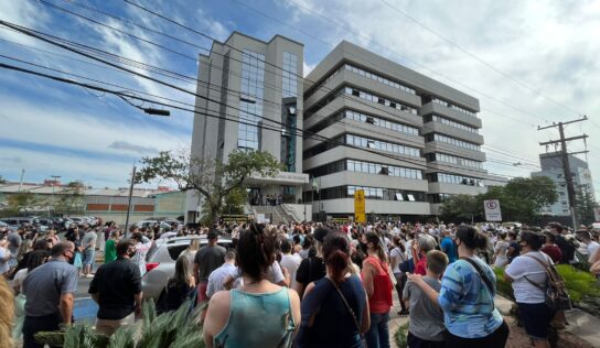 PROTESTO CONTRA A PEDOFILIA EM CANOAS