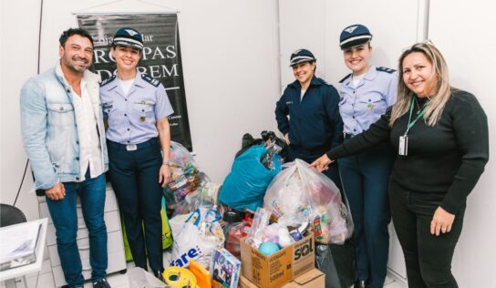 Movimento Ação por Canoas recebe doação de brinquedos da Base Aérea